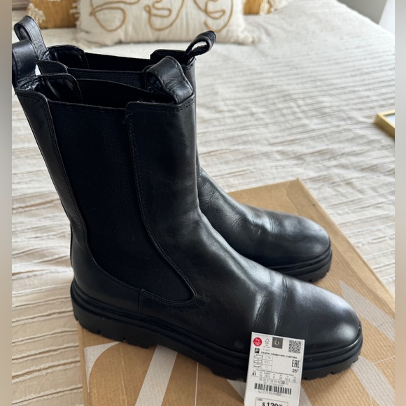 Zara Black Boots - Picture 1 of 6